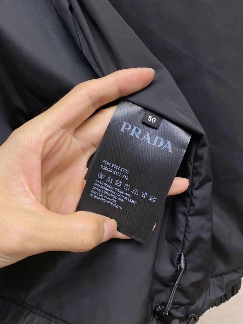 Durable Prada Outwear 168857