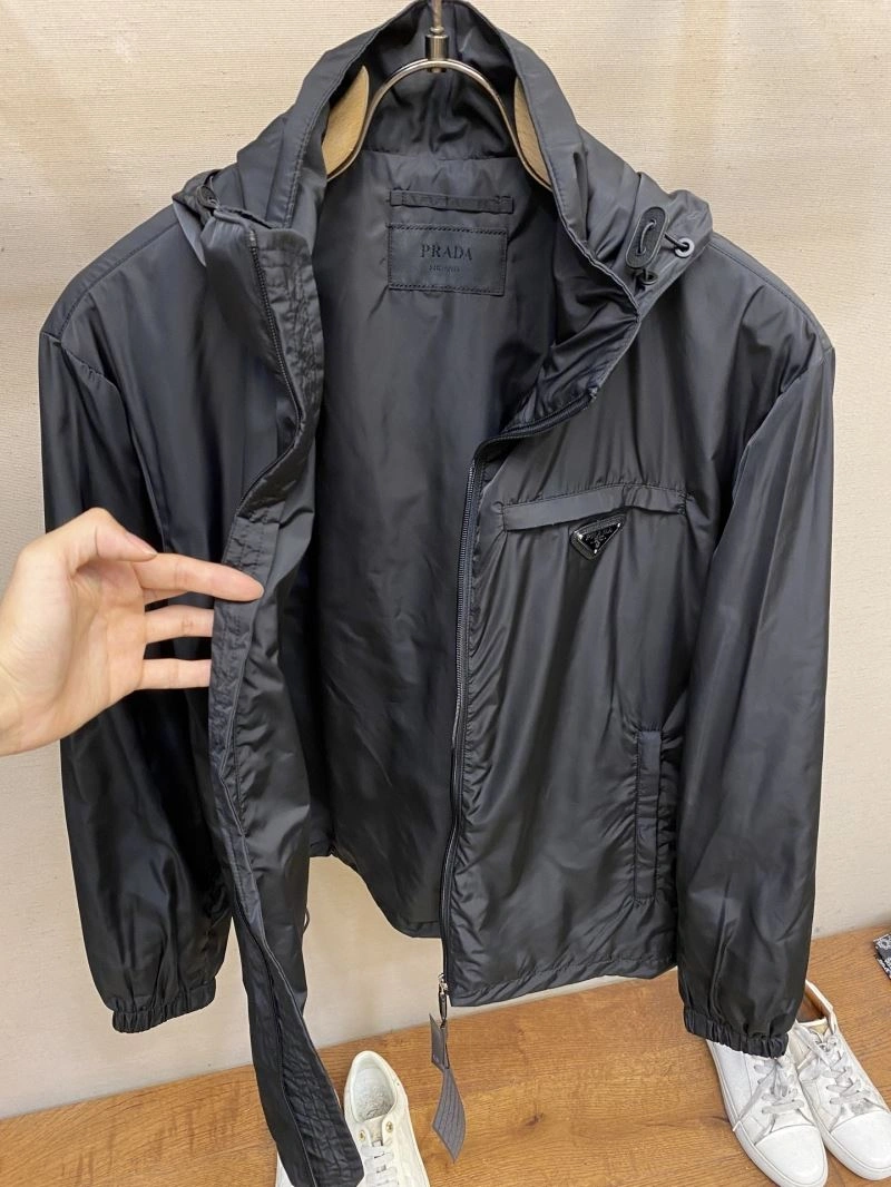 Durable Prada Outwear 168857