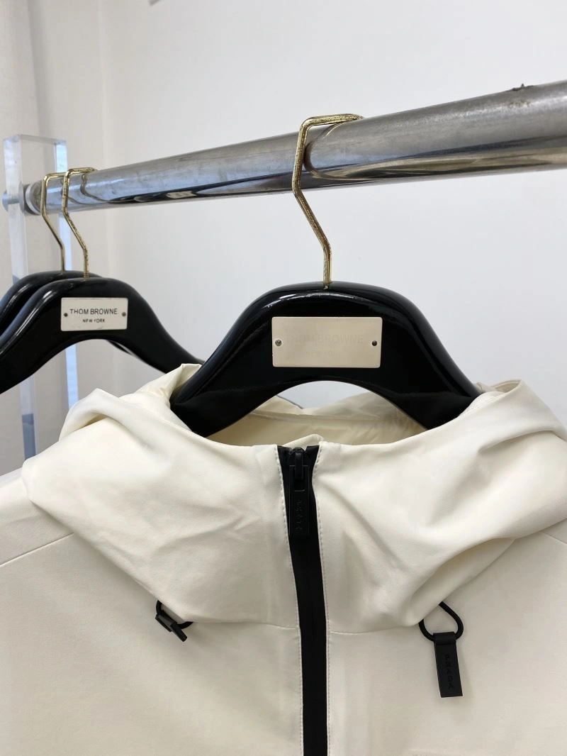 Resilient Prada Outwear 168801