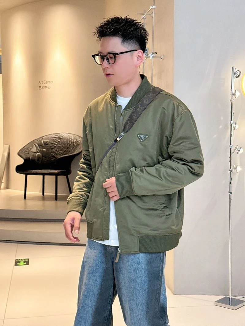 Breathable Prada Outwear 168239