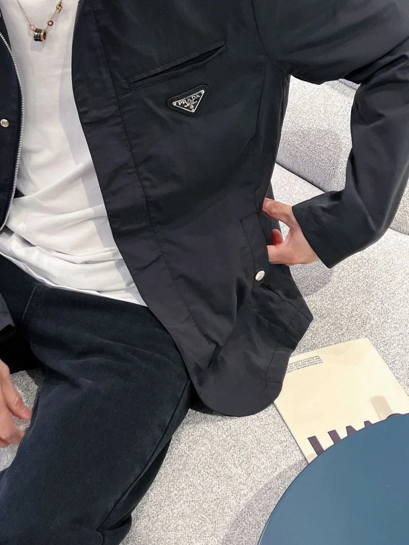 Fashionable Prada Outwear 168189