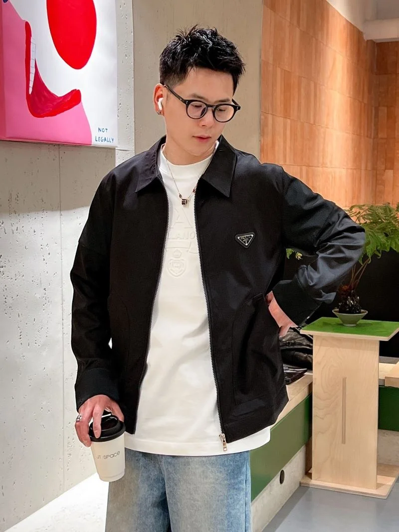 Durable Prada Outwear 168185