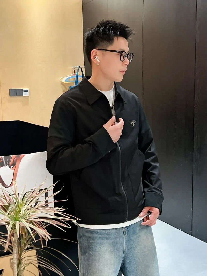 Durable Prada Outwear 168185