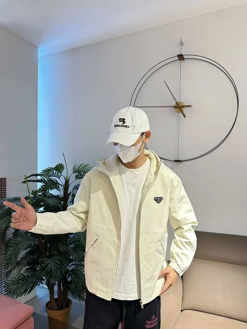 Comfortable Prada Outwear 168172