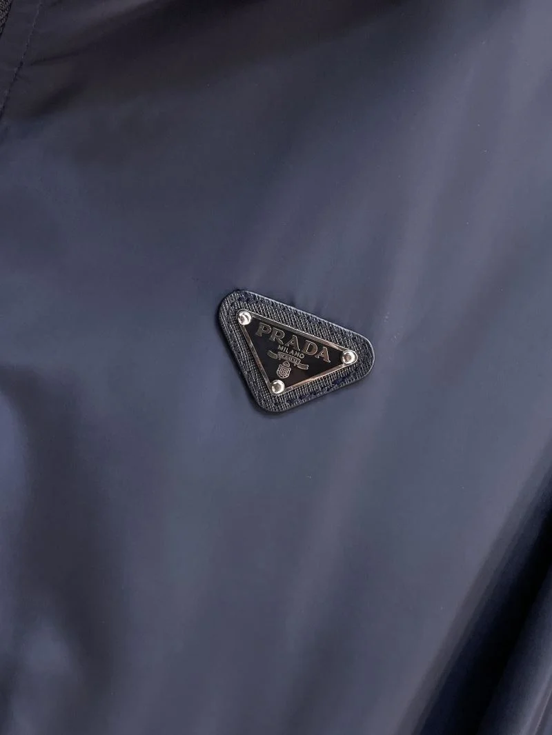 Snug Prada Outwear 168162