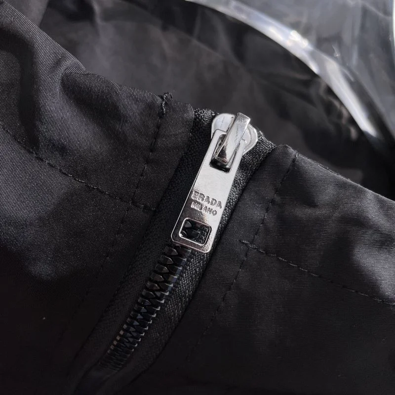 Unique Prada Outwear 168180