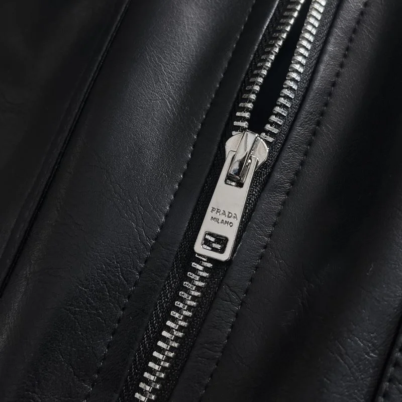 Durable Prada Outwear 168147