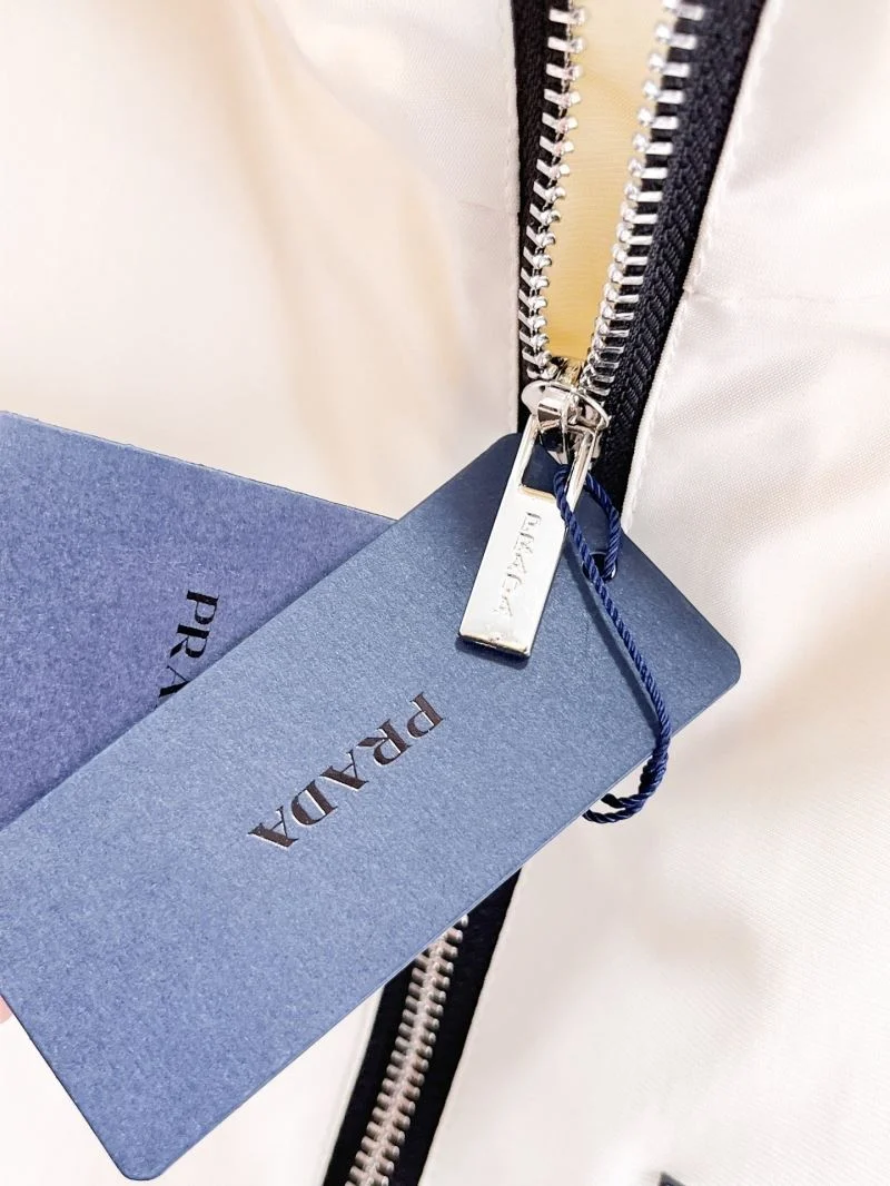 Effortless Prada Outwear 168145