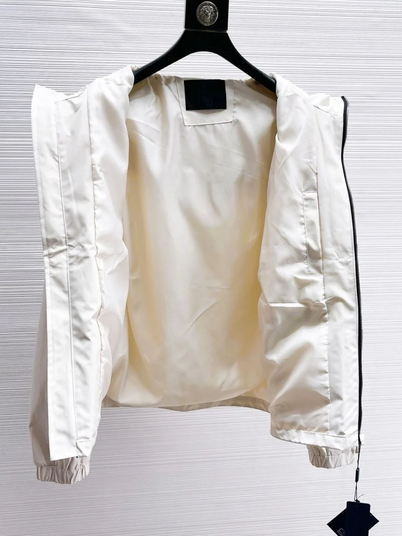 Effortless Prada Outwear 168145