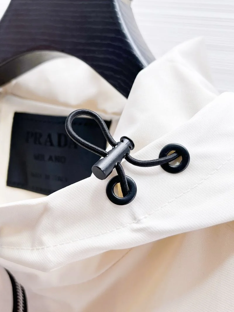 Effortless Prada Outwear 168145