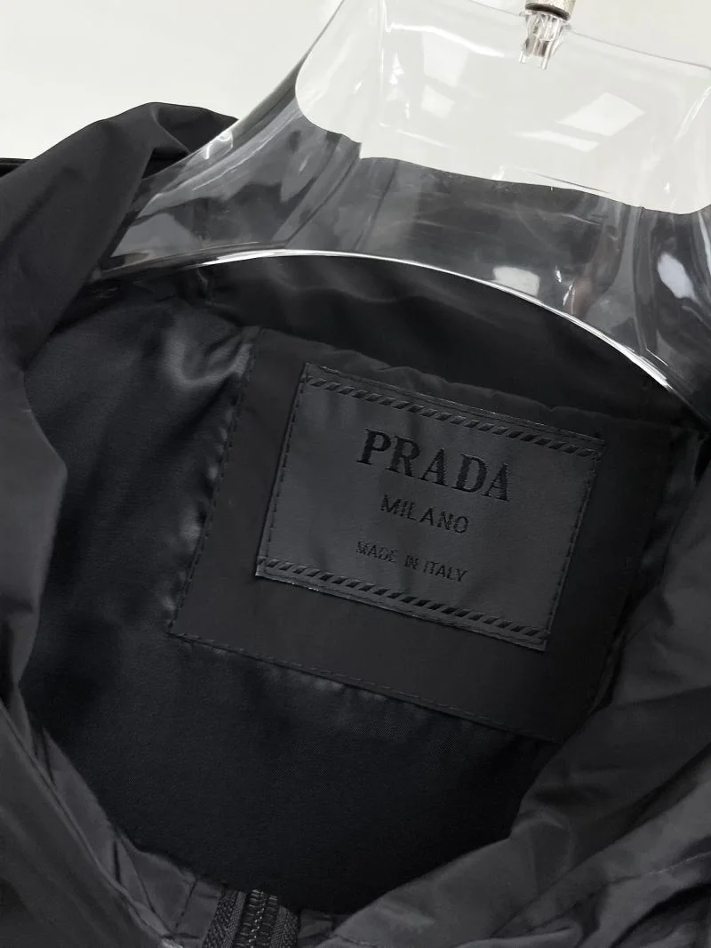 Versatile Prada Outwear 168109