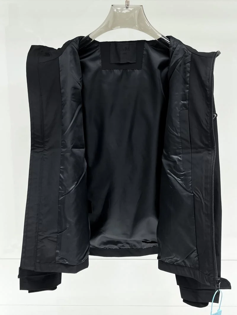 Effortless Prada Outwear 168080
