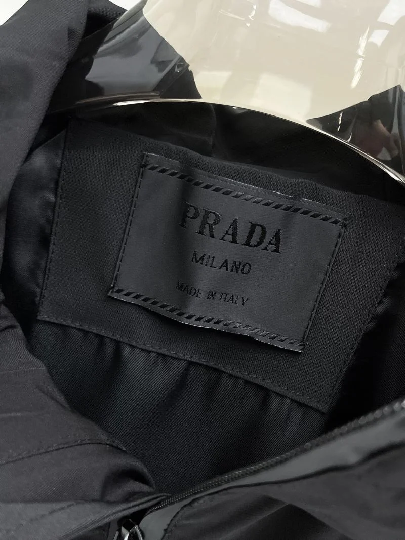 Effortless Prada Outwear 168080