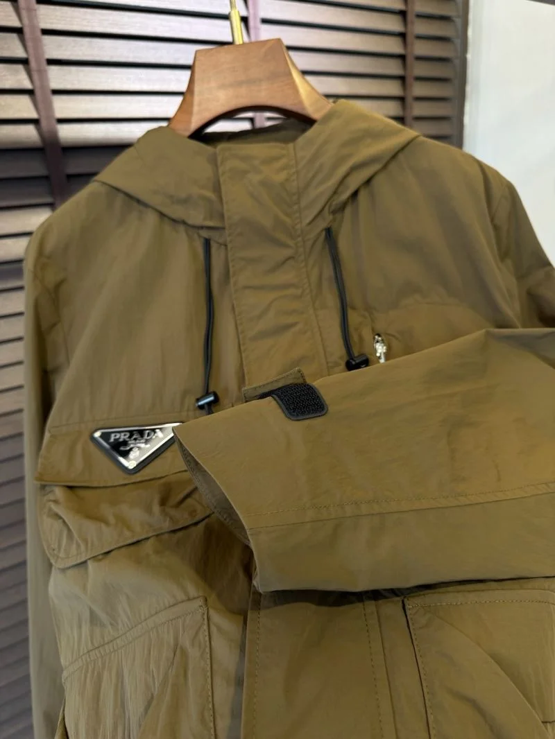 Resilient Prada Outwear 168068
