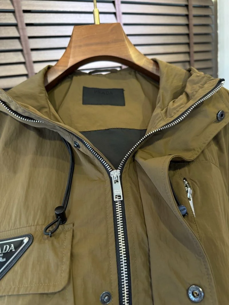 Resilient Prada Outwear 168068