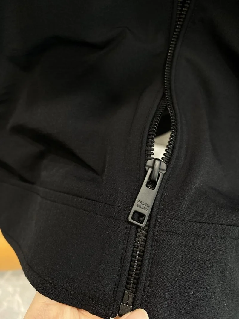 Prada Outwear Unique 168057