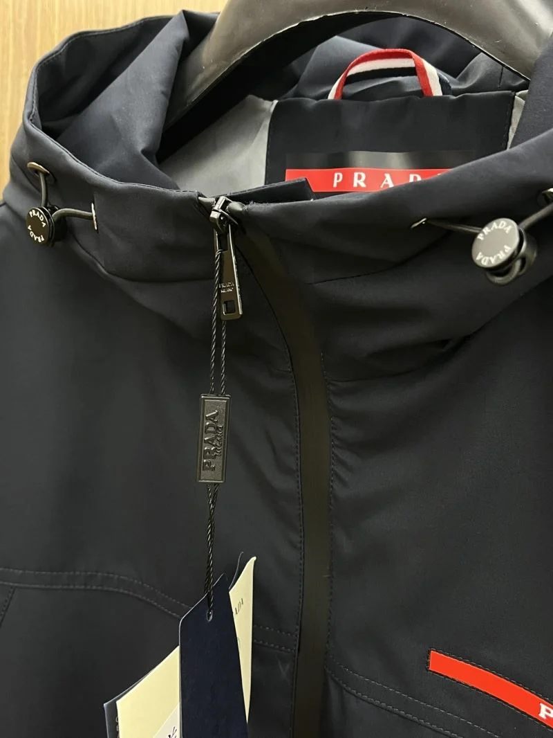 Stretchable Prada Outwear 168063