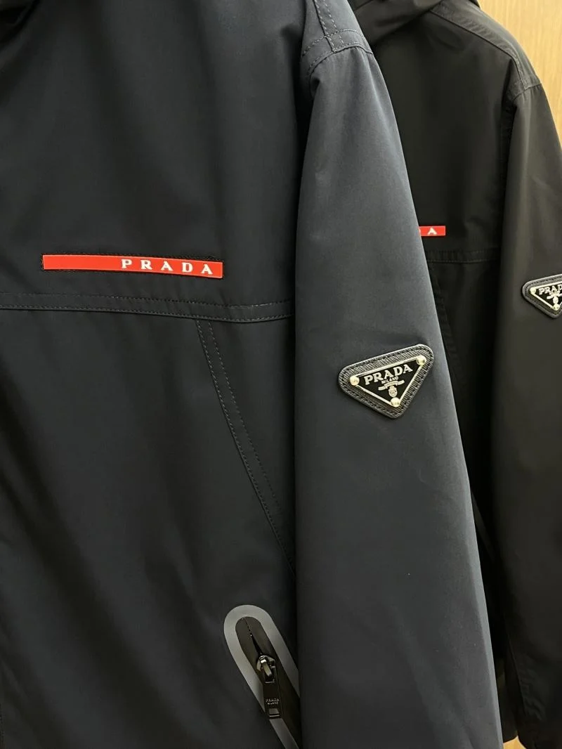 Stretchable Prada Outwear 168063