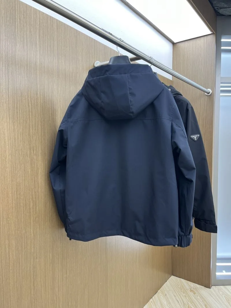 Stretchable Prada Outwear 168063