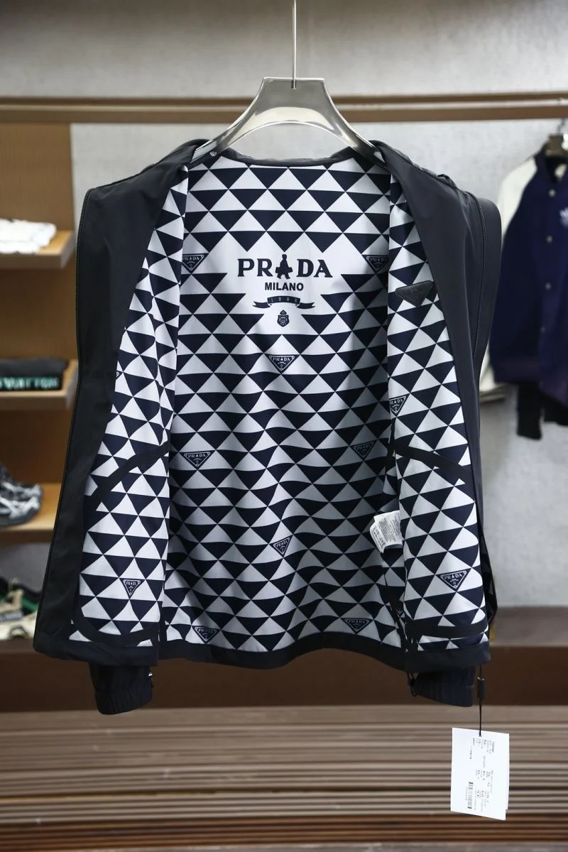 Prada Outwear Fashionable 168150