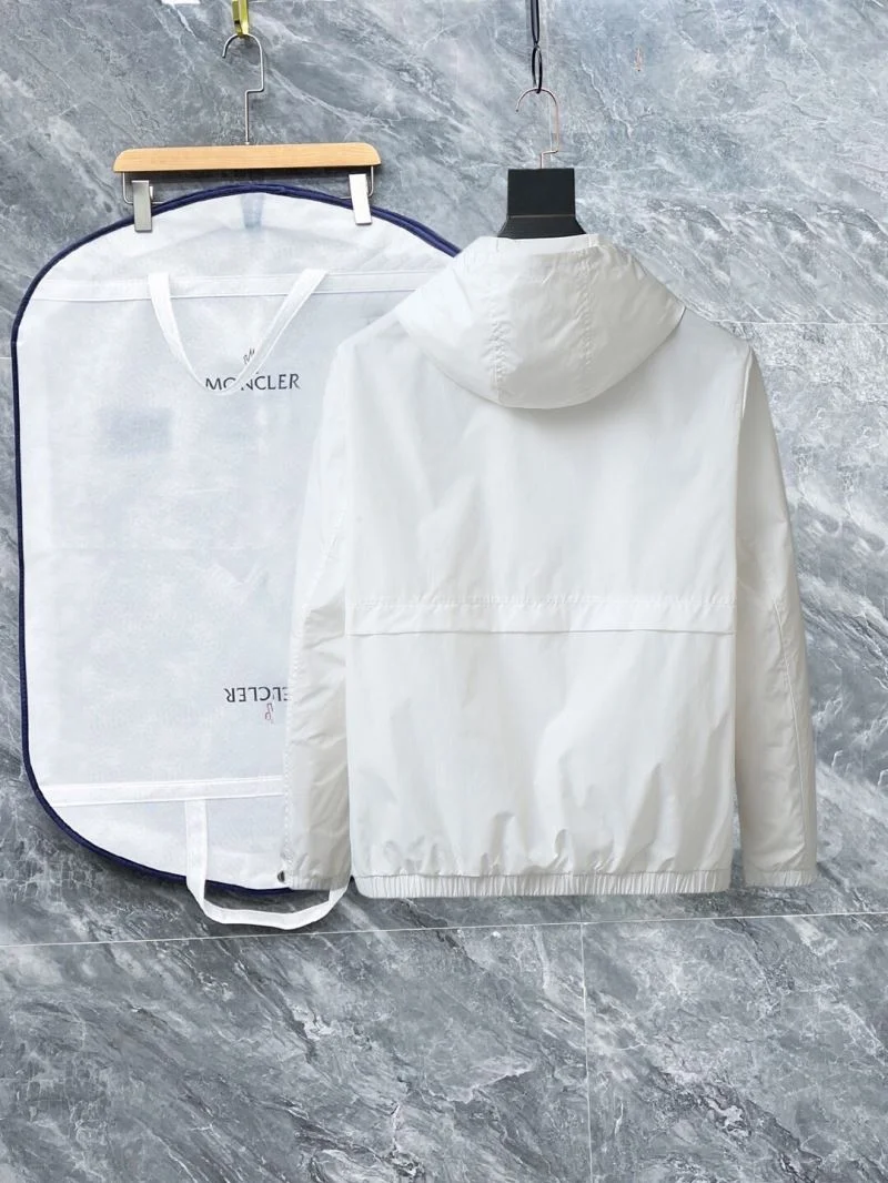 Snug Prada Outwear 168033