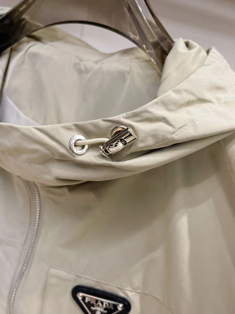 MultiPurpose Prada Outwear 168027