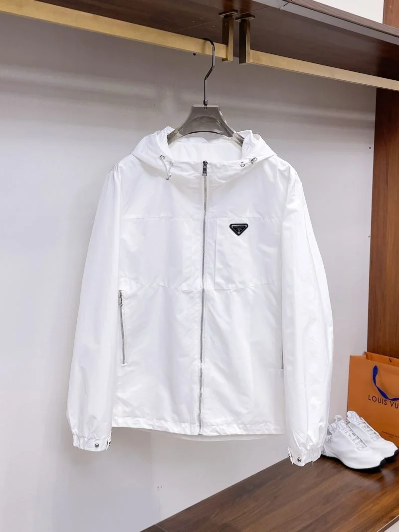 Effortless Prada Outwear 168025