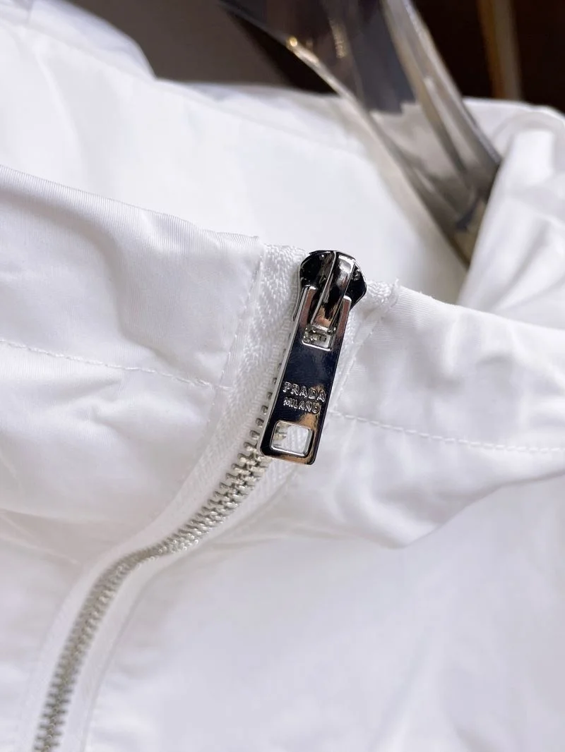 Effortless Prada Outwear 168025