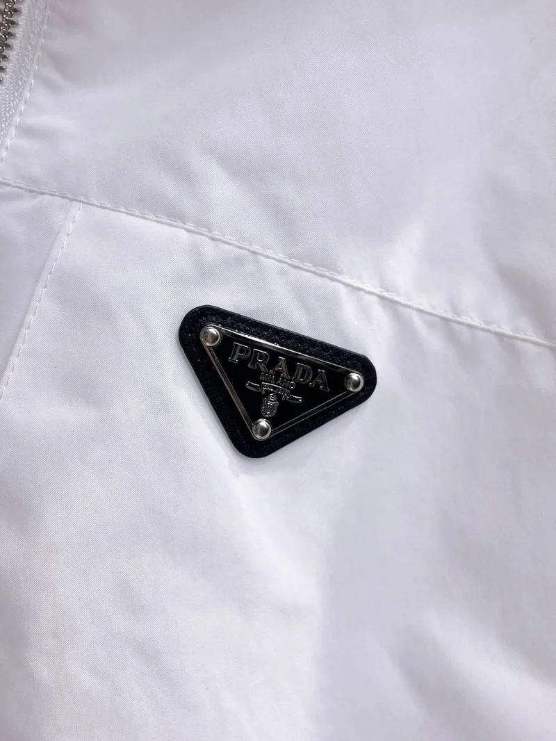 Effortless Prada Outwear 168025