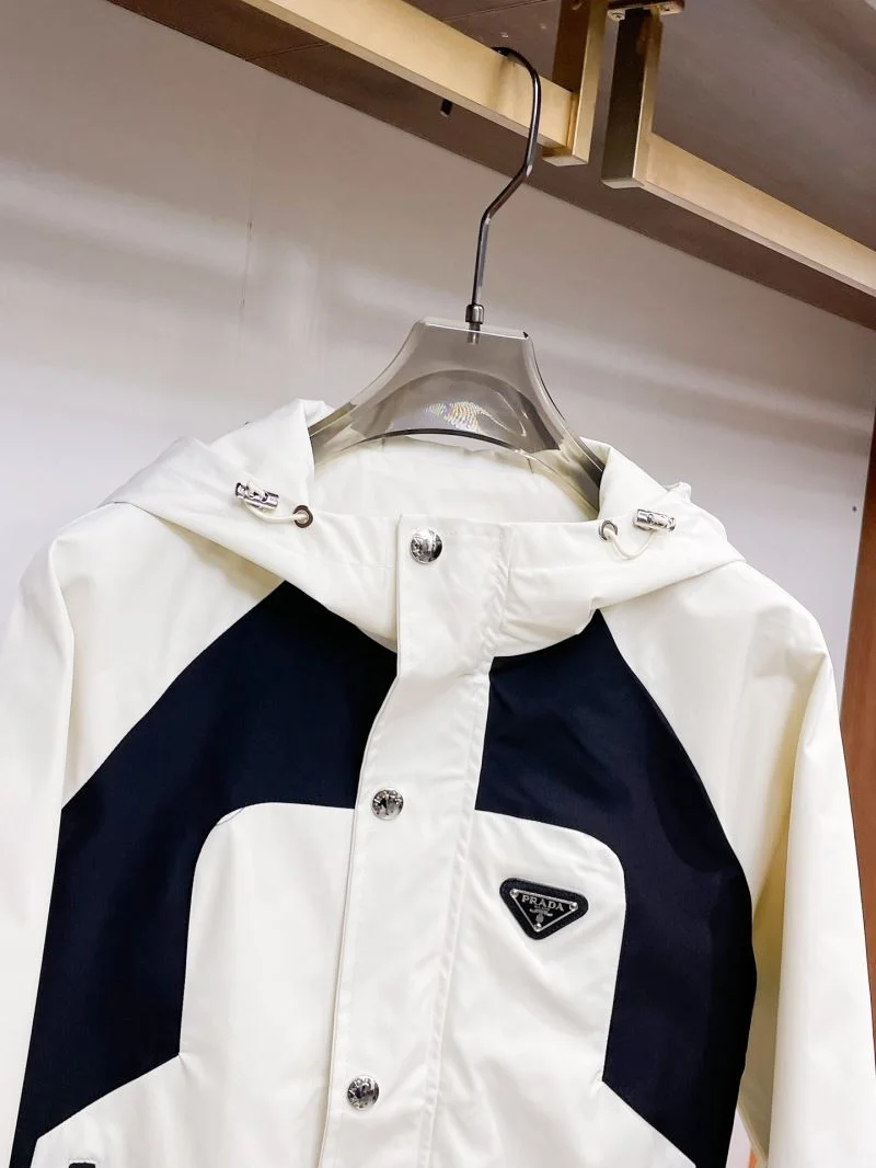 Minimalist Prada Outwear 168021