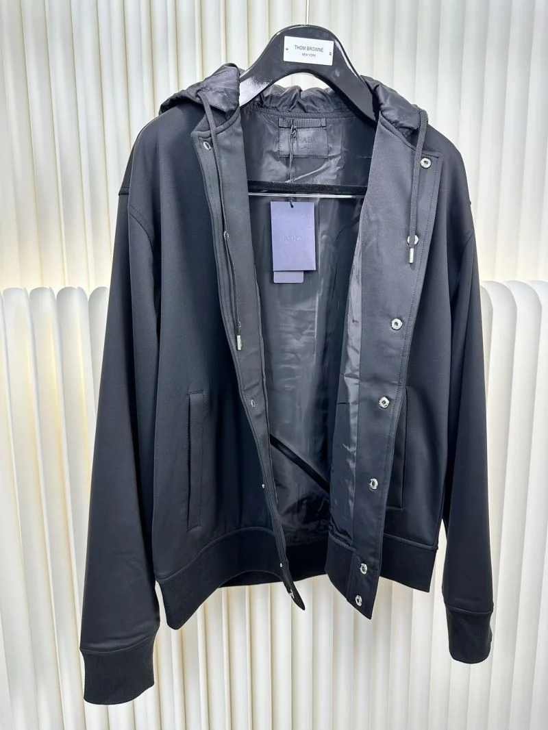 Efficient Prada Outwear 168040