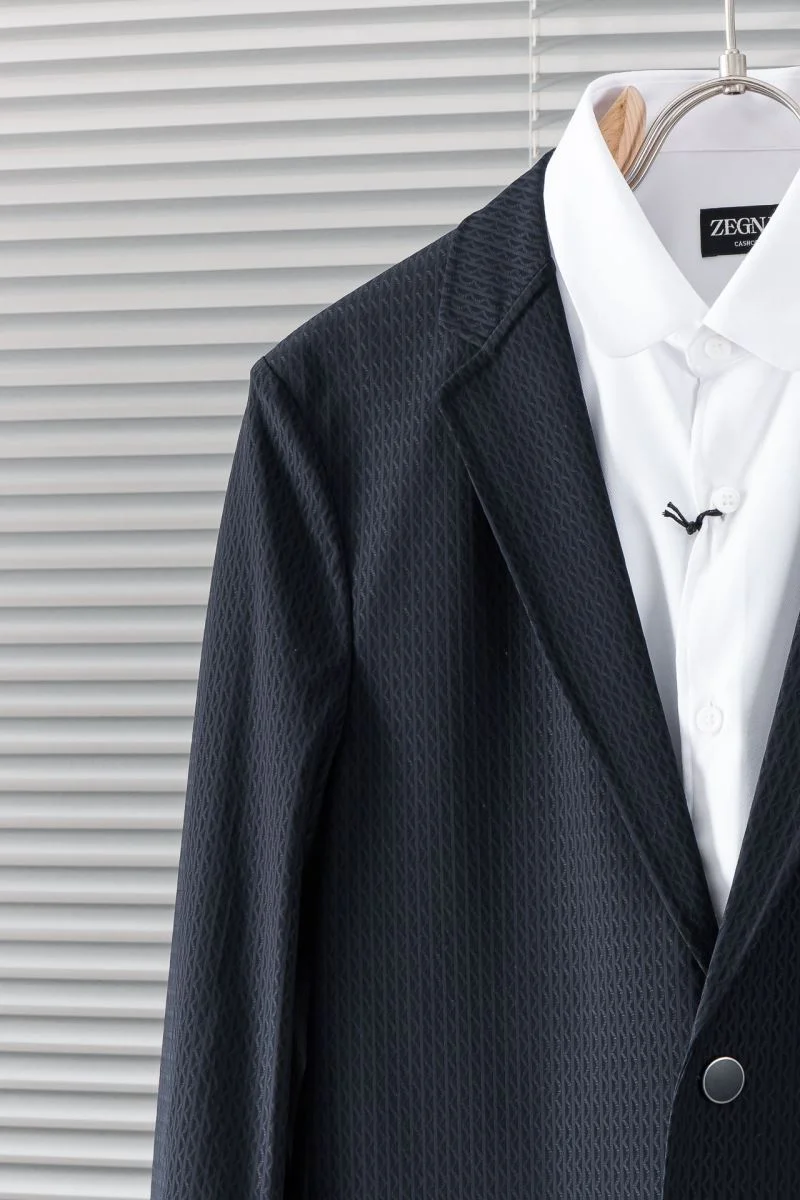 ModernLook Prada Outwear 167413