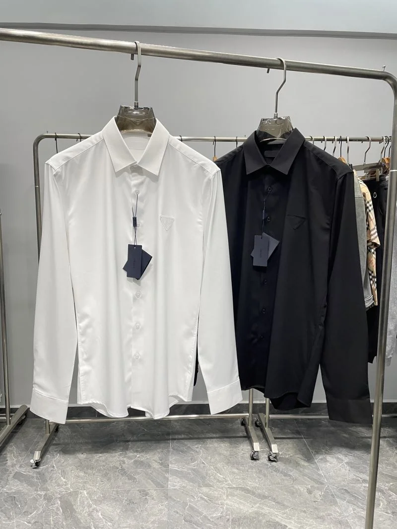 WellDesigned Prada Outwear 167405