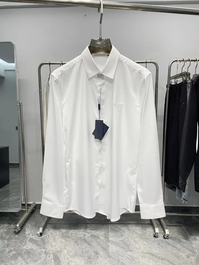 WellDesigned Prada Outwear 167405