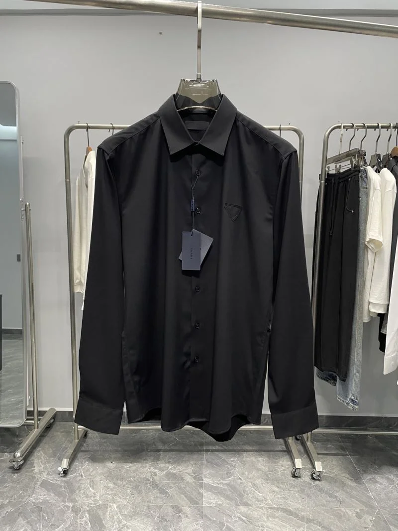 WellDesigned Prada Outwear 167405