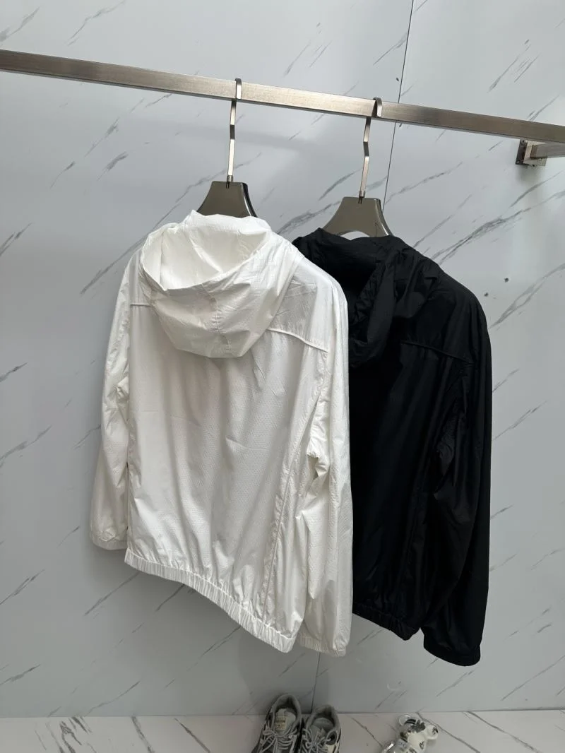 Comfortable Prada Outwear 167402