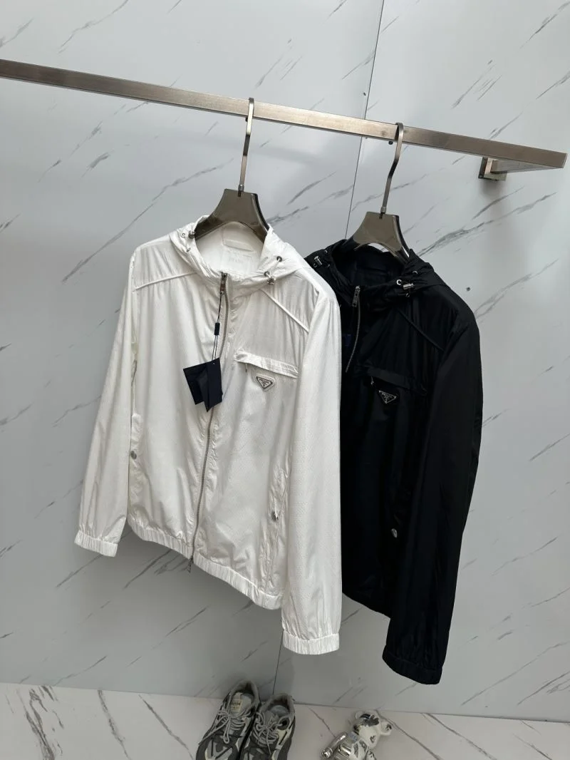 Comfortable Prada Outwear 167402