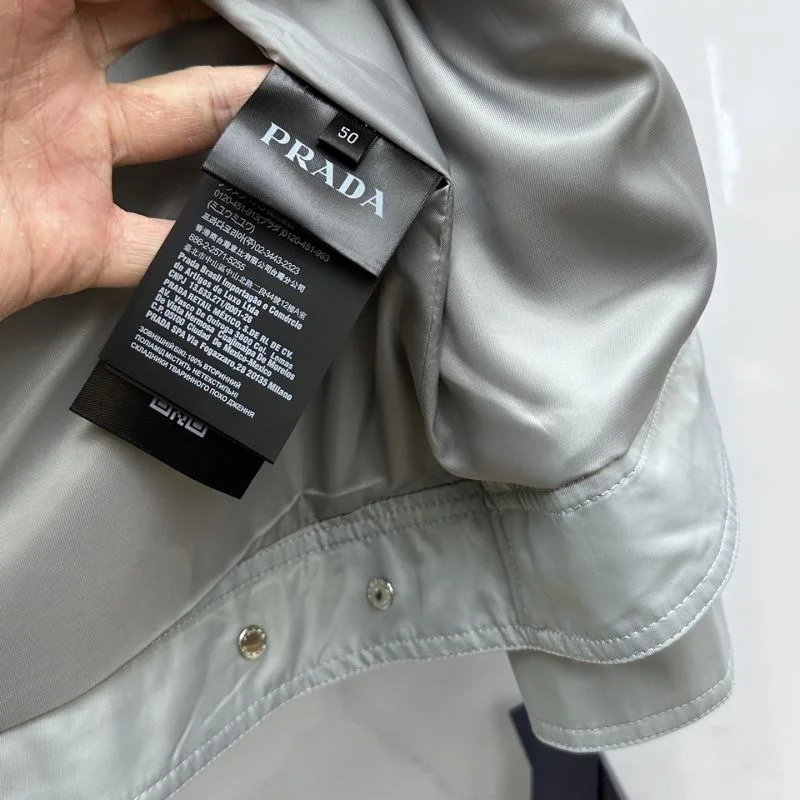 Flexible Prada Outwear 167395