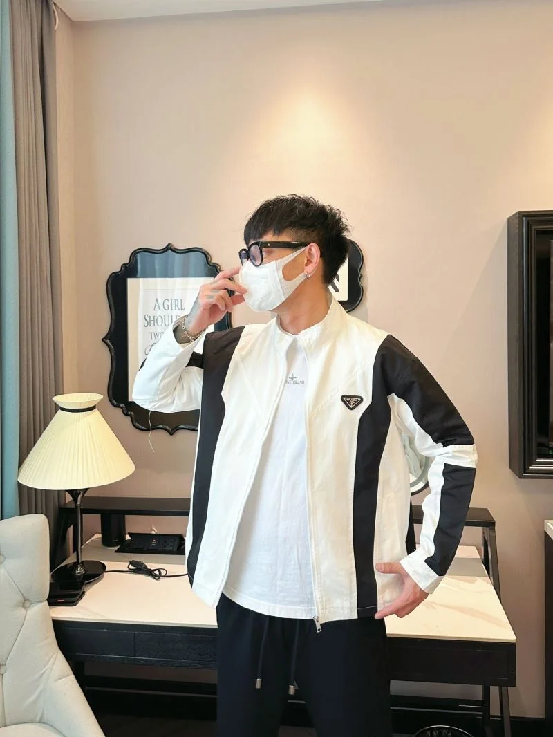 Prada Outwear Unique 167388