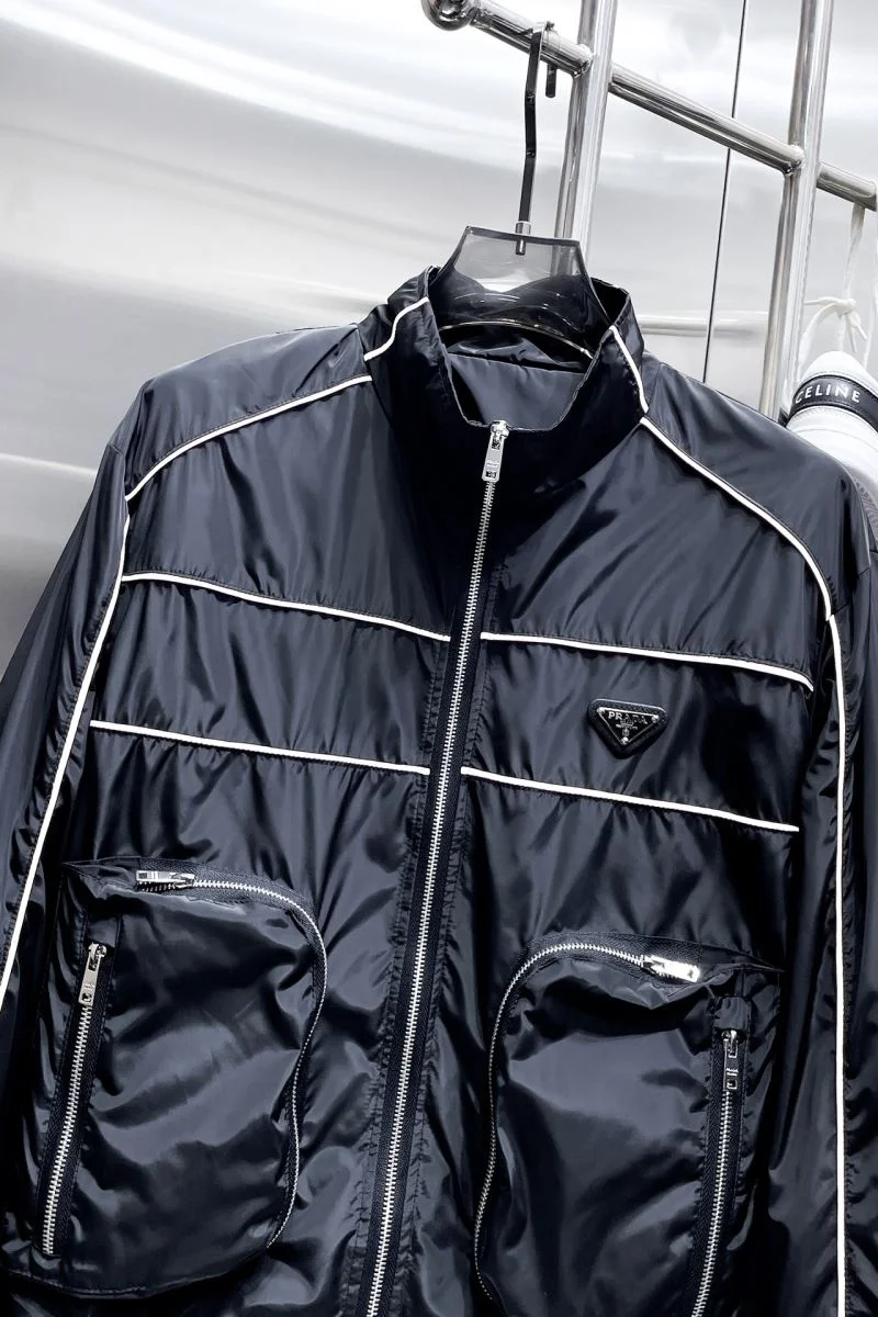 Snug Prada Outwear 167374