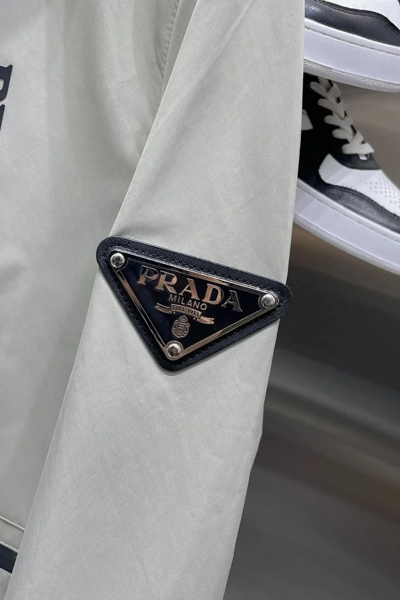 Prada Outwear Fashionable 167432