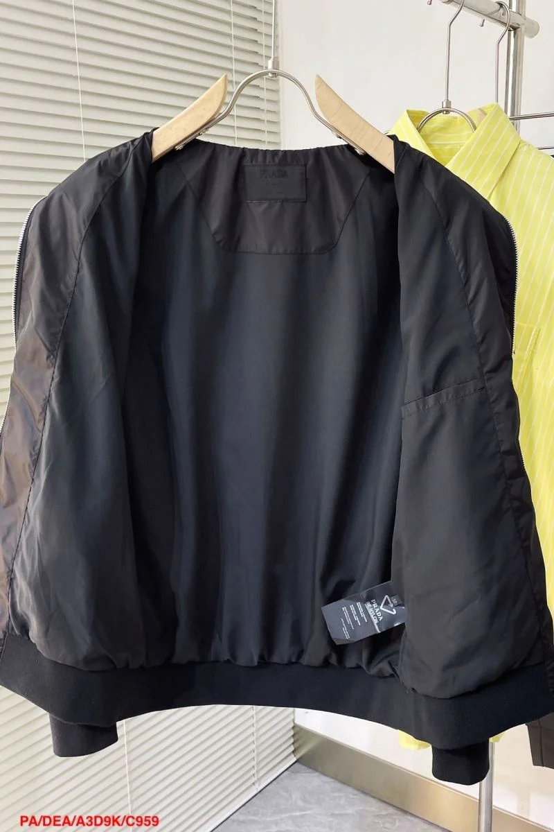 Breathable Prada Outwear 167336