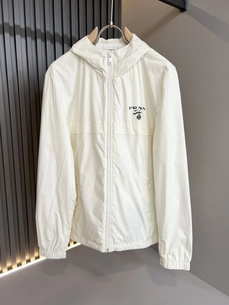 Timeless Prada Outwear 167332