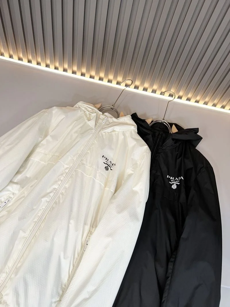 Timeless Prada Outwear 167332