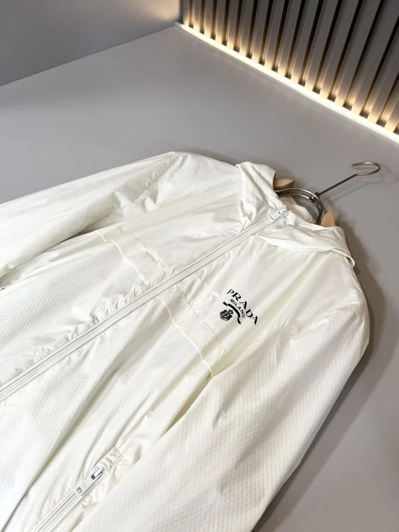 Timeless Prada Outwear 167332