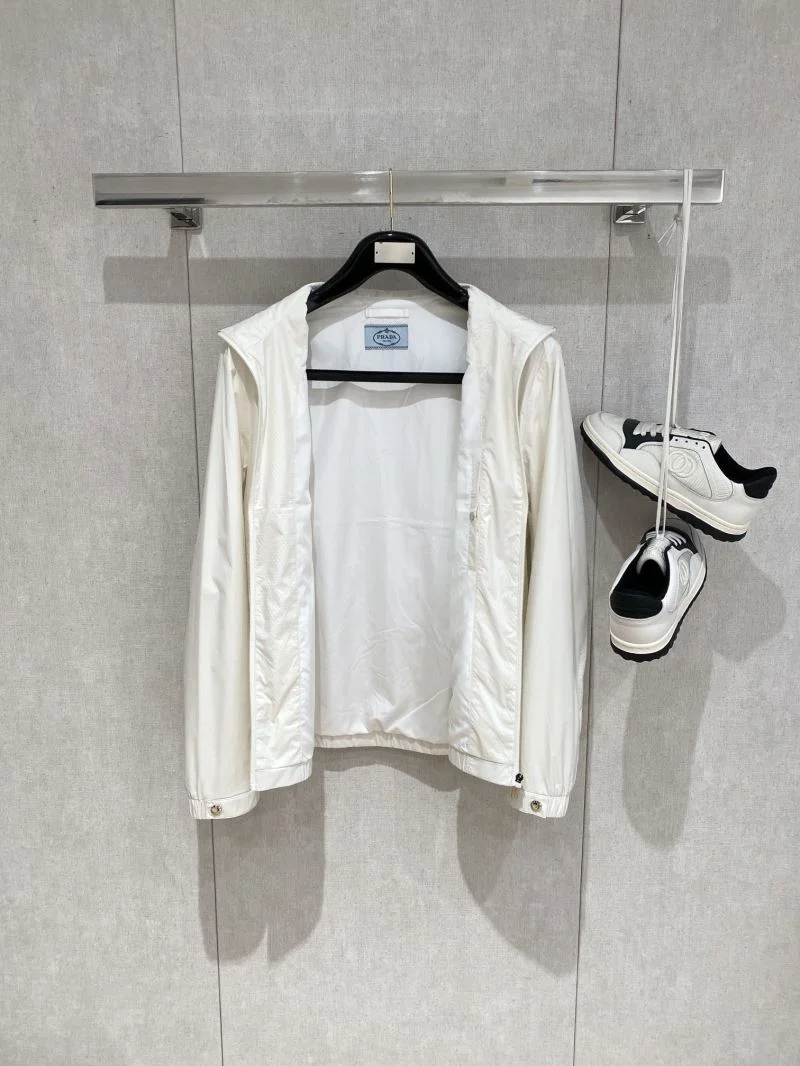 Prada Outwear Fashionable 167329