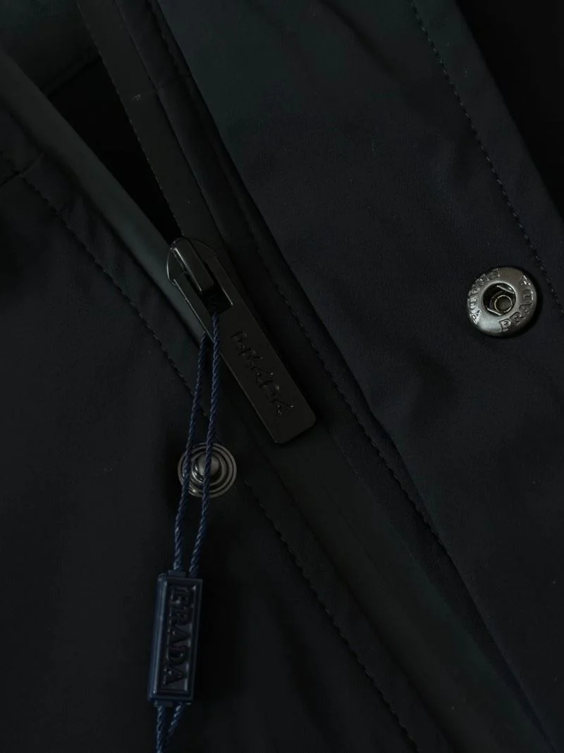 Breathable Prada Outwear 167319