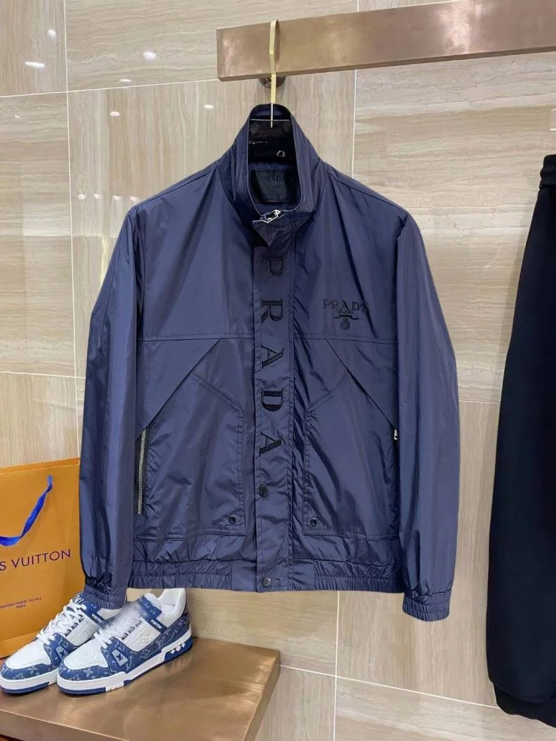 Durable Prada Outwear 167315