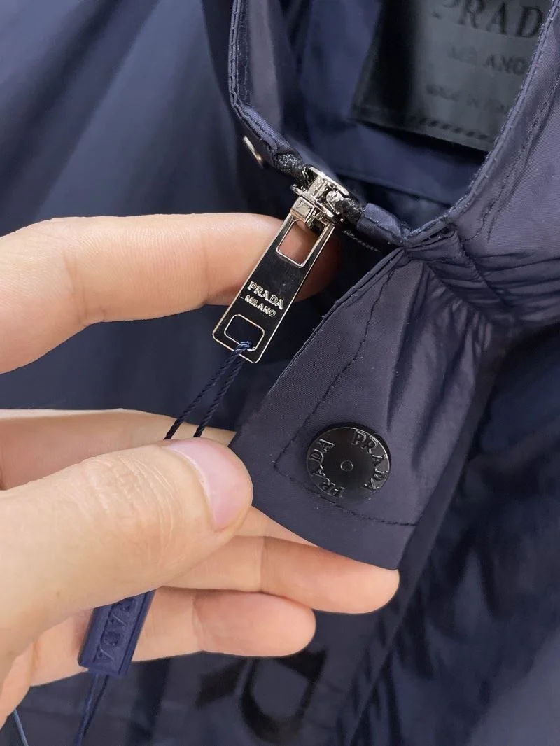 Durable Prada Outwear 167315