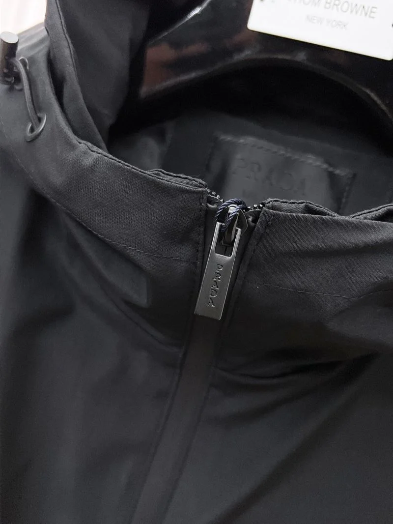 Durable Prada Outwear 167291